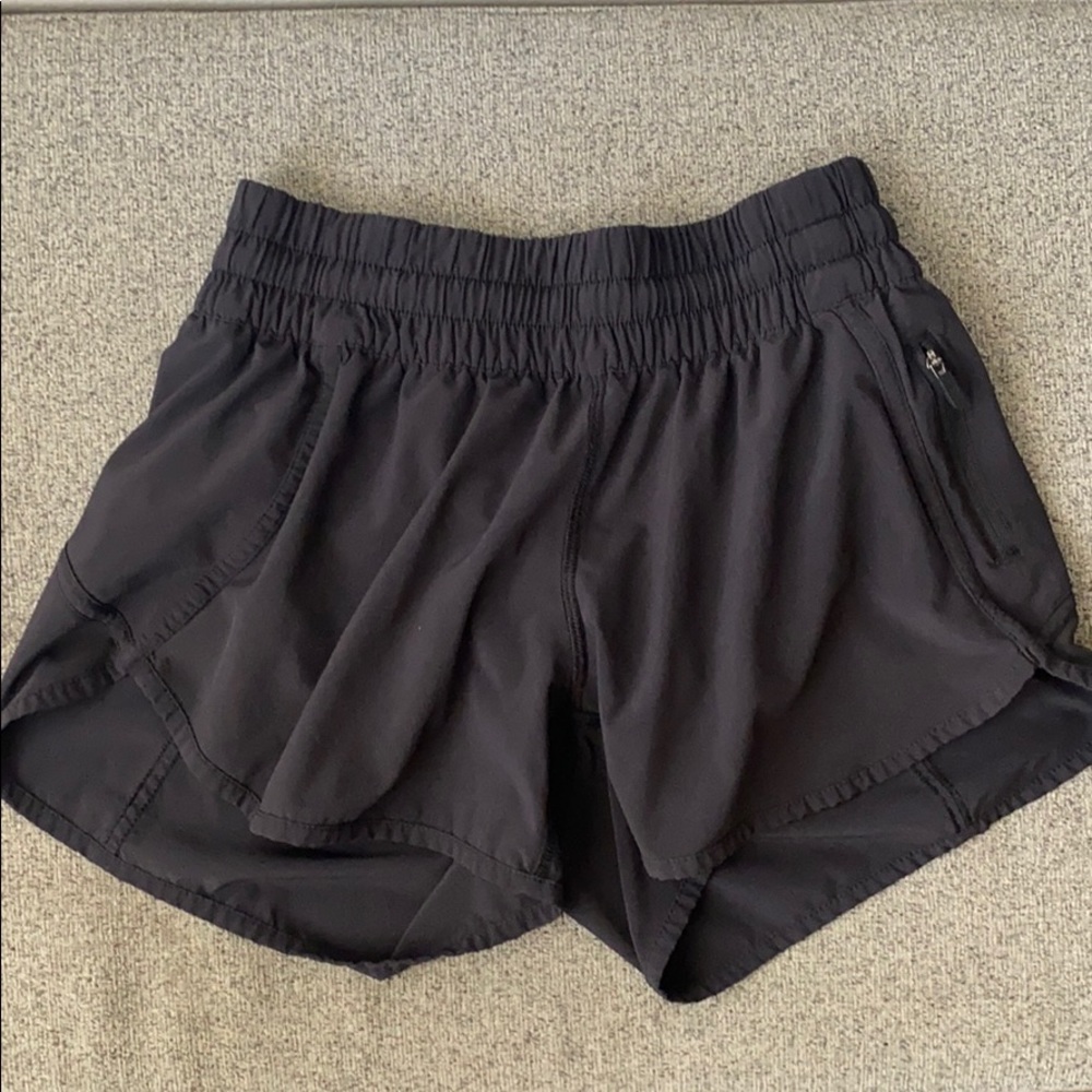 Lululemon tracker shorts